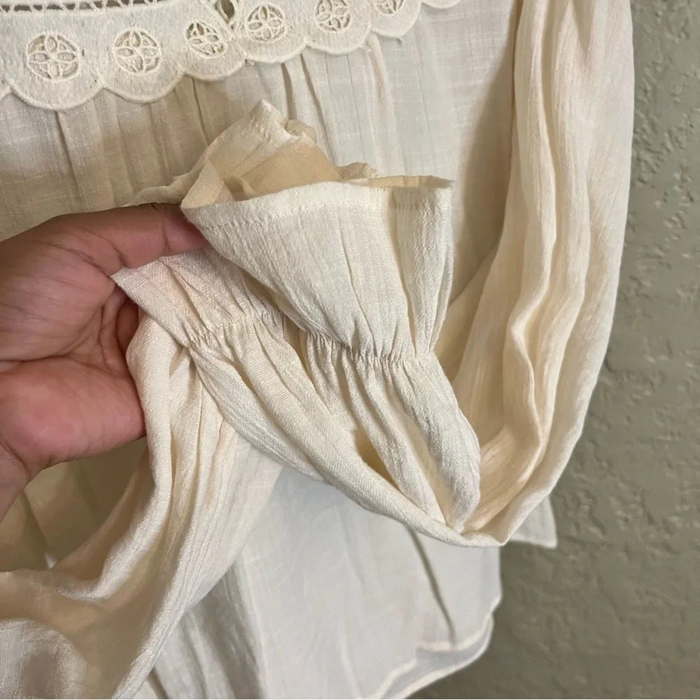 Ivory Lace Puff Sleeved Long Sleeve Blouse - Picture 4 of 7